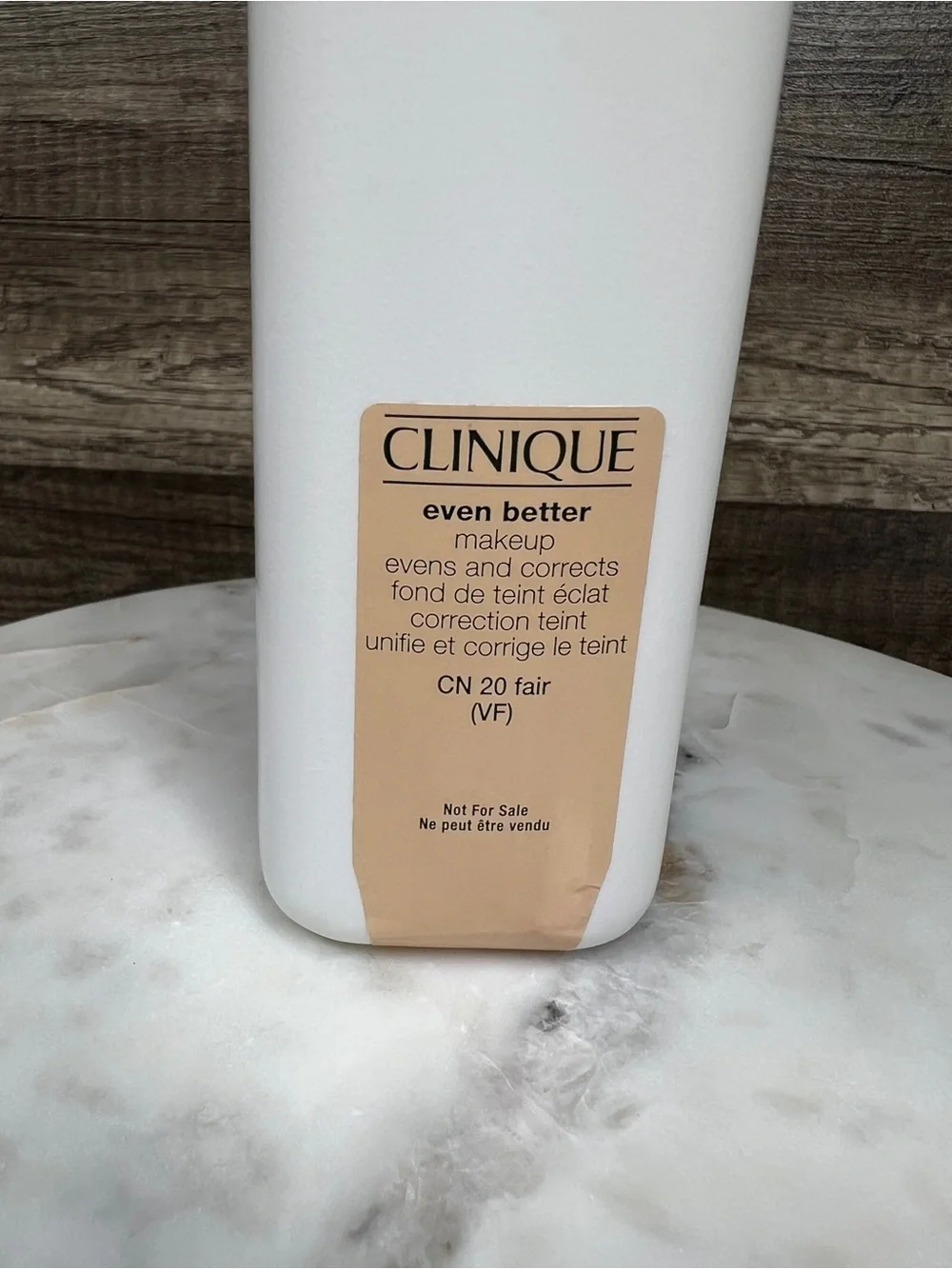 Clinique Even Better Makeup Evens and Corrects Foundation CN 20 Fair  - NEW